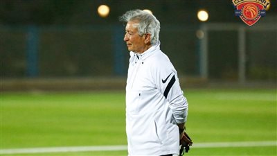 الظهور الأول لحلمي طولان بقيادة تدريبات سيراميكا (صور)