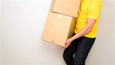 مسن يحاول قتل جاره بسبب صناديق ذات رائحة كريهة في اسكتلندا 