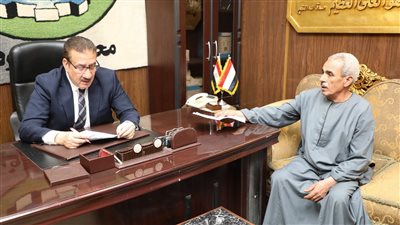 محافظ المنوفية يلتقي بعض المواطنين لفحص شكواهم