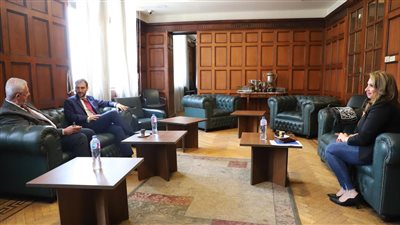 غرفة الإسكندرية تستقبل الملحق التجاري لدولة إسبانيا