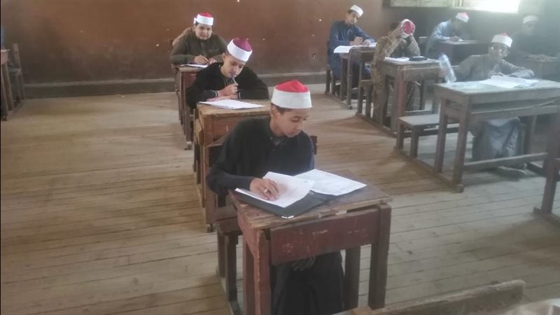 طلاب الشهادة الابتدائية