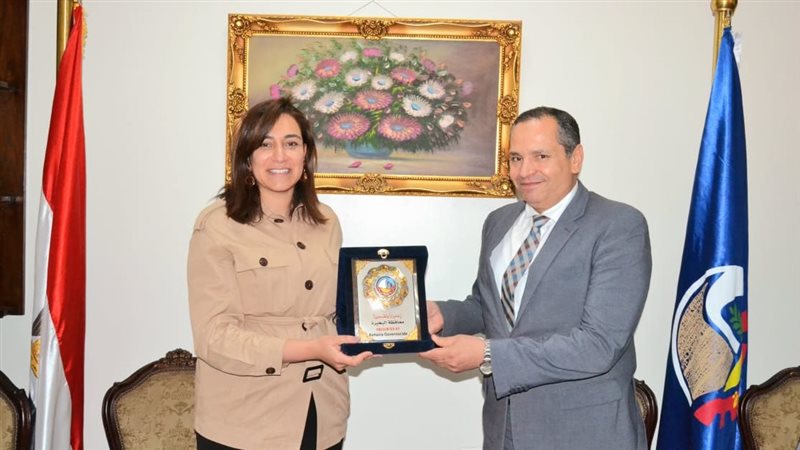 البحيرة، فيتو