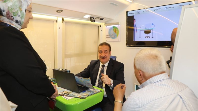 محافظ المنوفية داخل