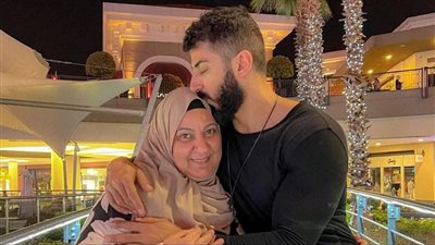 رسالة مؤثرة من الفنان السوري إسماعيل تمر لـ والدته الراحلة بمناسبة عيد ميلادها