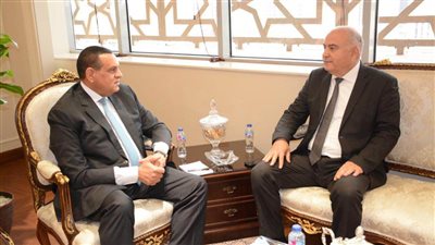 محافظ قنا يعقد لقاءه الدوري بأعضاء مجلسي النواب والشيوخ