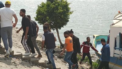 شاهد محمد رمضان ونيللي كريم في مركب بنيل المنصورة من كواليس فيلم ع الزيرو 