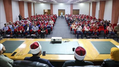 الأزهر للفتوى يناقش مع شباب الجامعات قضايا الانتماء والحرية وقيمة الحياة 