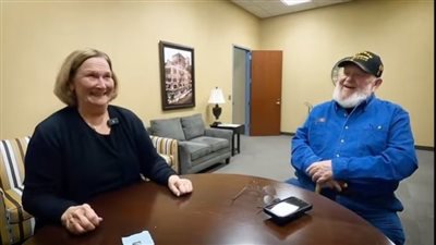 فقدته بالمرحاض قبل 13 عاما، أمريكية تستعيد خاتمها الذهبي المرصع بالألماس بطريقة لا تصدق