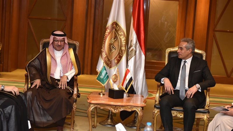 حسن شحاتة وزير القوى