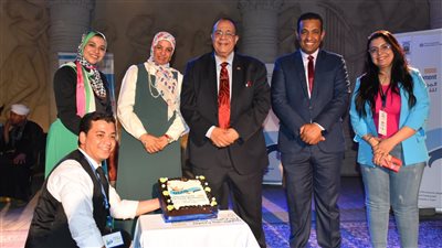 رئيس جامعة الأقصر يشهد الحفل السنوي الختامي لمركز التطوير المهني