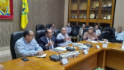 محافظ شمال سيناء يوجه باستمرار  عمل أجهزة المرافق والخدمات طوال أيام العيد