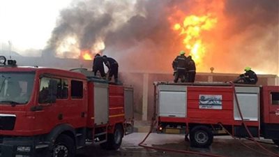 إصابة شخصين في حريق مخزن خردة بالإسماعيلية 