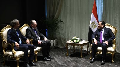 رئيس الوزراء يلتقى الأمين العام المساعد ومدير المكتب الإقليمي للدول العربية 