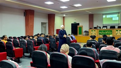 مركز الأزهر للفتوى يحاضر شباب الجامعات بالغردقة عن العبادة ومواقع التواصل 