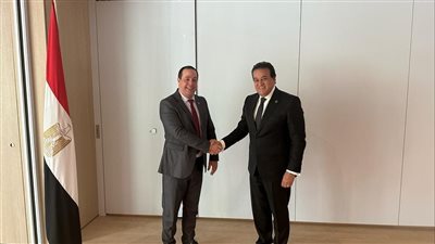 وزير الصحة يناقش مع نظيره الكوبي التعاون في تصنيع الأدوية