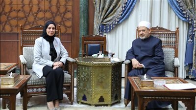 سفيرة البحرين في القاهرة تنقل رسالة من الملك حمد بن عيسى لشيخ الأزهر 