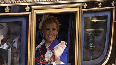 ماتت بعد أسبوعين، أحد حراس دوقة إدنبره يصدم عجوزا بدراجته