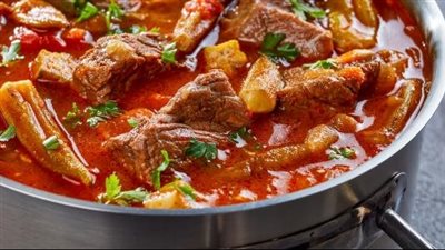 طريقة عمل طاجن البامية باللحمة المفرومة (فيديو)