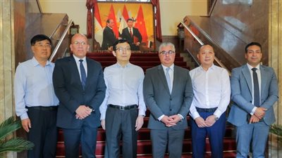 رئيس اقتصادية قناة السويس ينهي جولته ببكين بمباحثات مع شركات صناعات ثقيلة