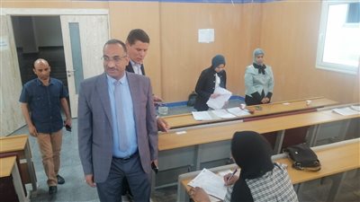 رئيس جامعة طيبة التكنولوجية يتفقد انطلاق امتحانات نهاية العام الجامعي