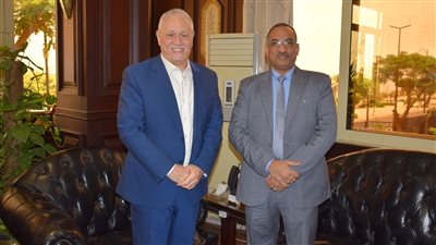 رئيس جامعة طيبة يلتقي محافظ الأقصر لحل مشكلة المرافق الحيوية 