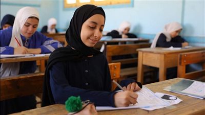  طلاب الجيزة يؤدون اليوم امتحاني الجبر والهندسة للشهادة الإعدادية 