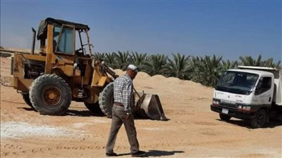 إزالة تعديات على أراضي أملاك الدولة بمدينتي إسنا والزينية بالأقصر