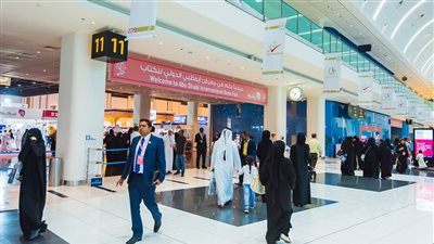 أبوظبي للكتاب يعرض 100 كتاب نادر(صور)