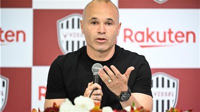 إنيستا يعلن رحيله عن فيسيل الياباني ويتمنى العودة إلى برشلونة 