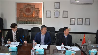 رئيس جامعة الإسكندرية يستقبل رئيس شنغهاي للدراسات الدولية