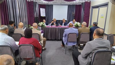 مدير تعليم الدقهلية يشهد اجتماع مجلس الأمناء والآباء والمعلمين