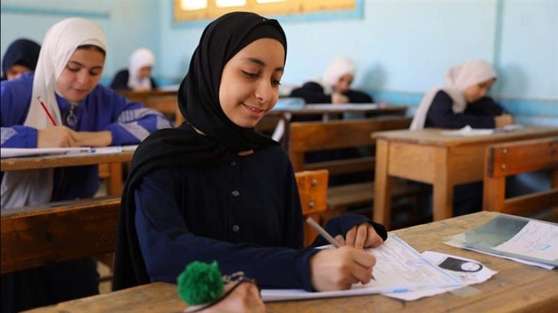 طلاب الشهادة الإعدادية،