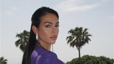 جورجينا تهنئ متابعيها بالعام الجديد وتنشر صورة رومانسية مع رونالدو 