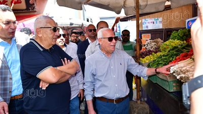 الغضبان وكامل أبو على يتفقدان سوق السمك الحضارى ببورسعيد(صور)