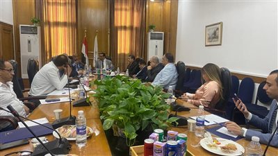 لجنة التجارة بالصناعات تجتمع مع إبراهيم العشماوي بشأن طرح سلع جديدة في البورصة السلعية