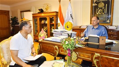 ترقية 1000 معلم وأخصائي ومنحهم بدل الاعتماد وعلاوة الترقية بأسيوط