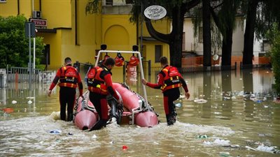 مقتل رجل بطريقة غريبة إثر هطول أمطار غزيرة في إيطاليا