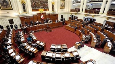 برلمان البيرو يعلن الرئيس المكسيكي شخصًا غير مرغوب به