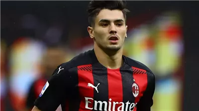 الكشف عن موقف دياز من العودة لريال مدريد بعد تألقه مع ميلان