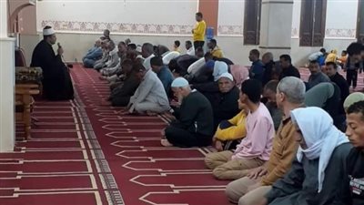 مساجد الوادي الجديد تصدح بالصلاة على النبي عقب فريضة الجمعة (صور)