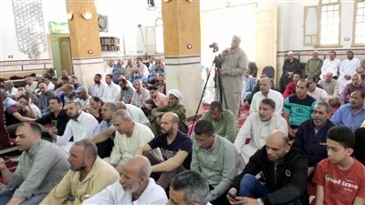 مساجد الإسكندرية تصدح بالصلاة على النبي وسط فرحة المصلين