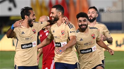 الأهلي يفوز على طلائع الجيش بثنائية أفشة والسولية