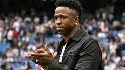 ريال مدريد يمنح فينيسيوس قميص الأساطير بسبب جارسيا