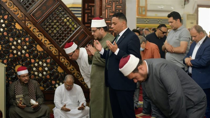 جانب من اداء الصلاة