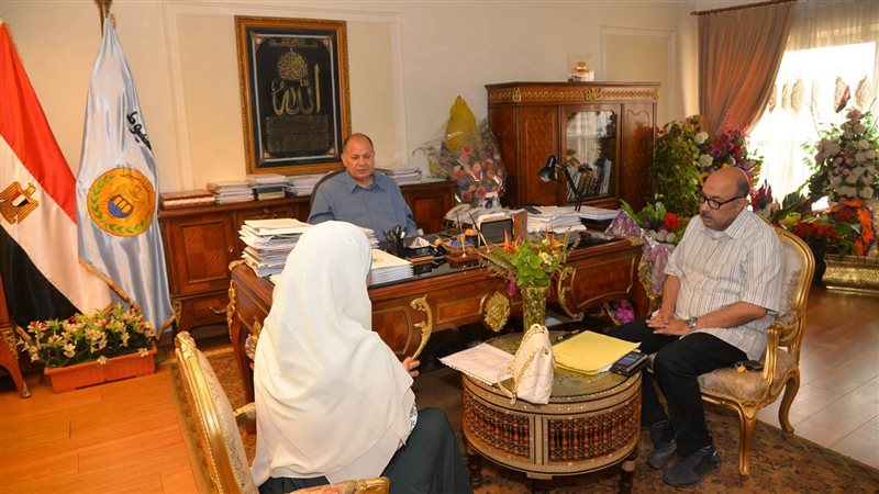 اجتماع محافظ أسيوط،