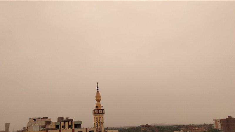 السماء ملبدة بالغيوم