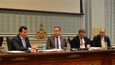 اجتماع لجنة الشباب والرياضة بمسؤولي 130 ناديا جماهيريا