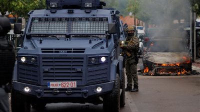  الناتو يحث كوسوفو على تهدئة التوترات مع صربيا