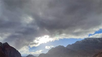 الأرصاد الجوية تكشف موعد انتهاء الموجة السحابية (فيديو)