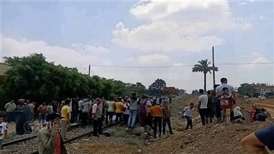التصريح بدفن جثة فتاة صدمها قطار بقها